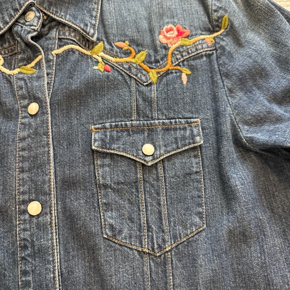 Gap Denim Embroidered Cowboy Shirt with pearl snap buttons vintage Y2K - Picture 4 of 10